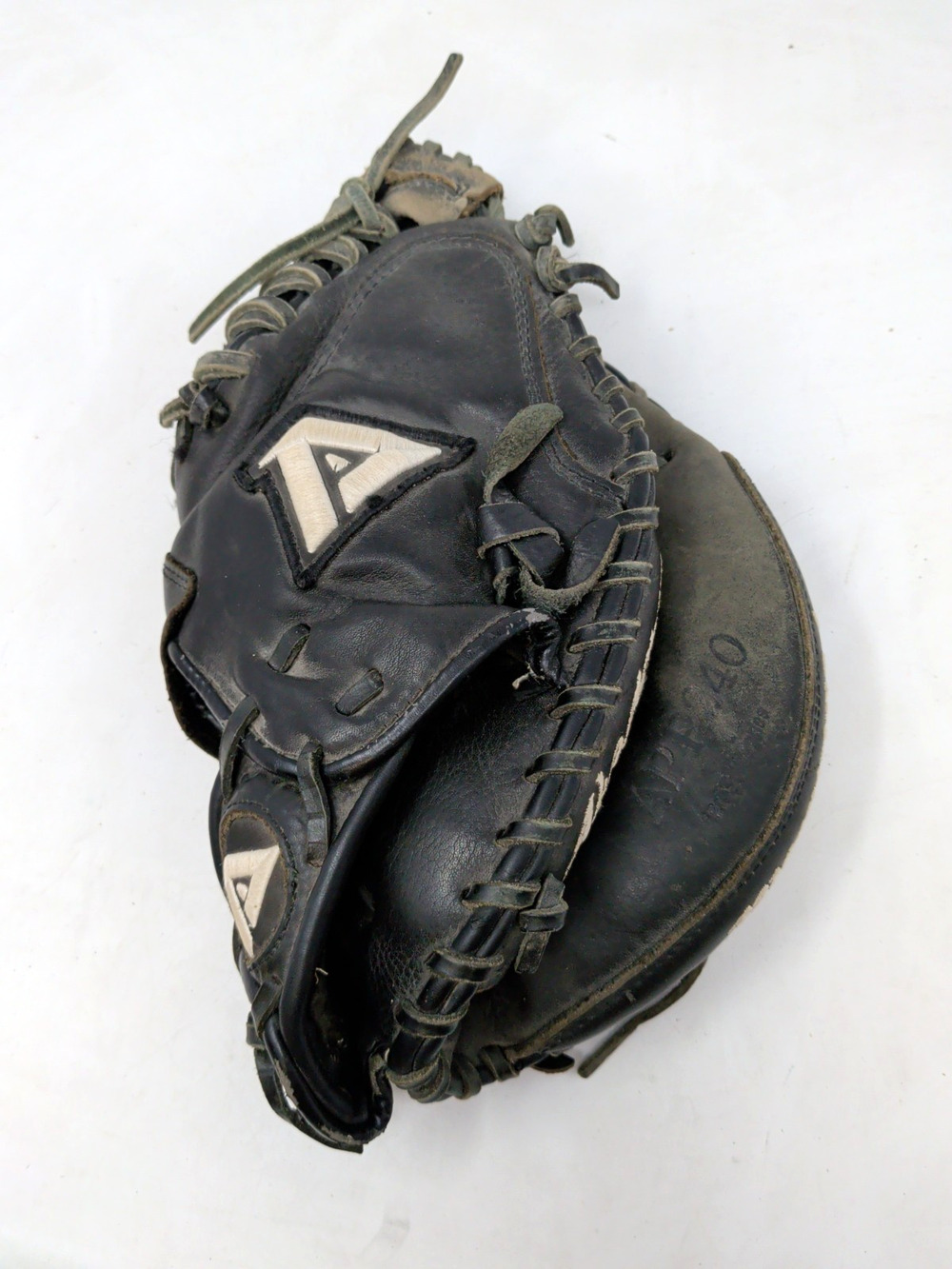 Akadema ProSoft Series APP240 33.5" Baseball Catchers Mitt RHT Broken In